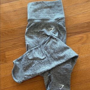 Gym shark leggings